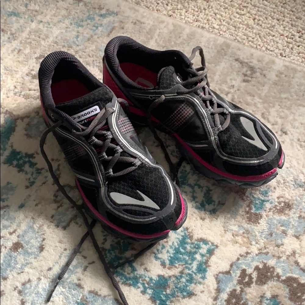 Brooks pure flow running shoes